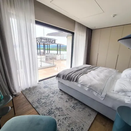 Suiten-aparthotel Aenea מלון דירות