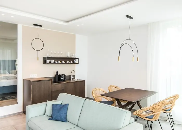 Suiten-aparthotel Aenea 公寓式酒店 4*